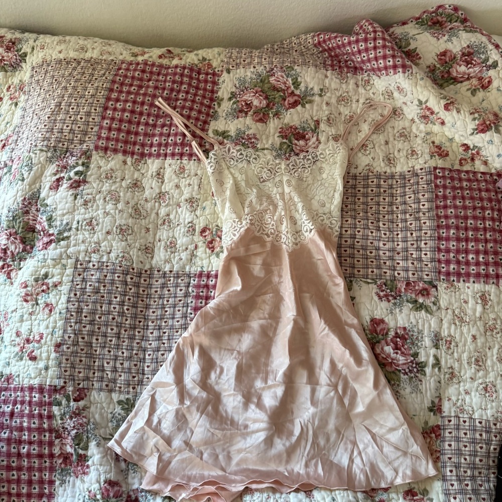 karelpui Elegant Lace Slip Dress